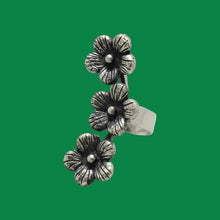 Load image into Gallery viewer, Tres Flores Ear Cuff – Three-Flower Detail in .925 Sterling Silver
