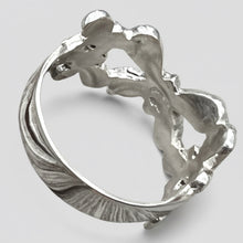 Load image into Gallery viewer, Ópalo Ring – Luminous Opal Accent in .925 Sterling Silver
